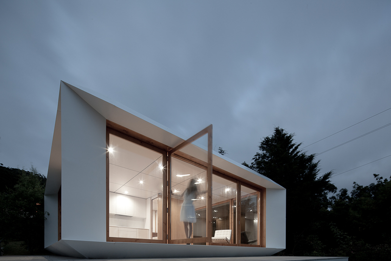 Illustration for article titled This Beautiful Pre-Fab House Has the Same Price of a Family Car